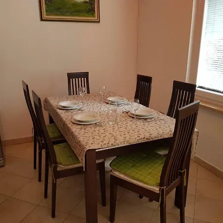 Apartman Vesna شقة بيروغ