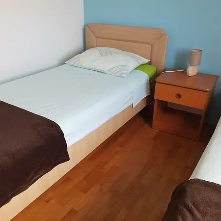 Apartman Vesna شقة *
